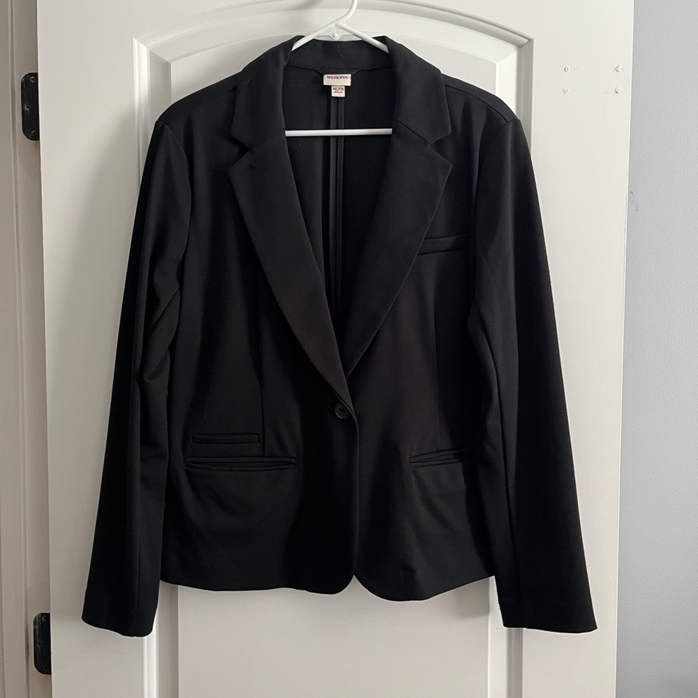 Black Tailored Blazer with Notched Lapel